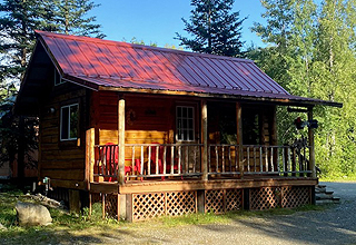 Snoozin Moose Cabin